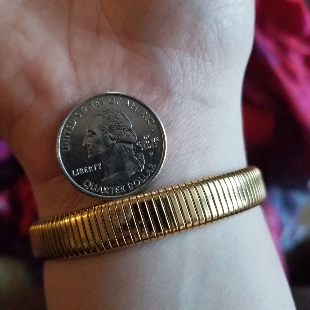 Relisted -Vintage Roman Soldiers bracelet gold tone cameo bangle cuff - Picture 13 of 14